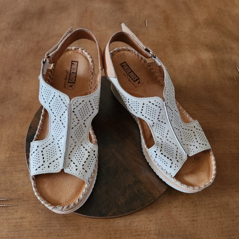 Pikolinos Aguadulce Wedge Sandals Womens EU 37 US 7.5-8 Tan Perforated Leather